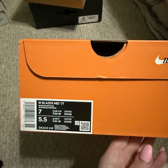 Nike White and Blue High-Tops - Picture 6 of 6